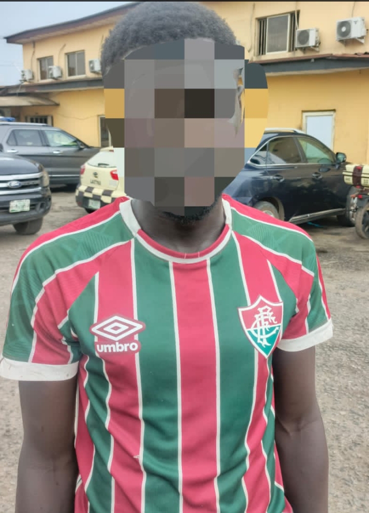 Commercial bus conductor attacks, stabs LASTMA officer during traffic enforcement operation