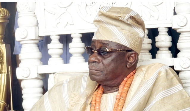 Oba Akiolu of Lagos urges Nigerian youths against electoral violence